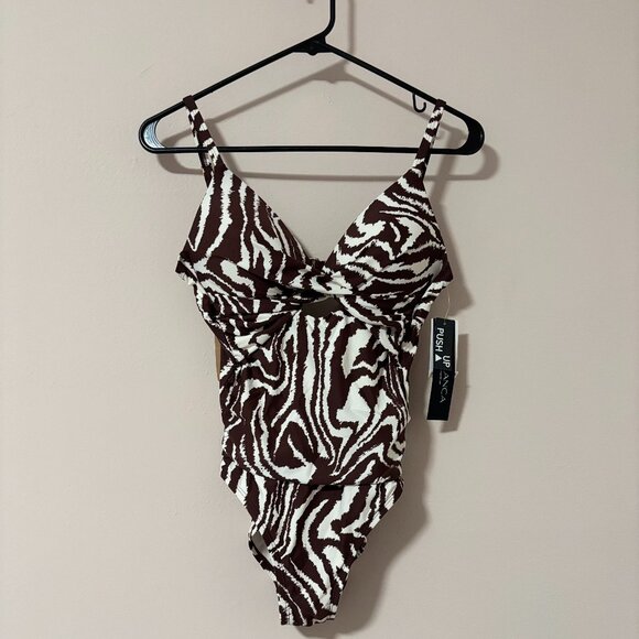 La Blanca one piece bathing suit - Picture 1 of 7